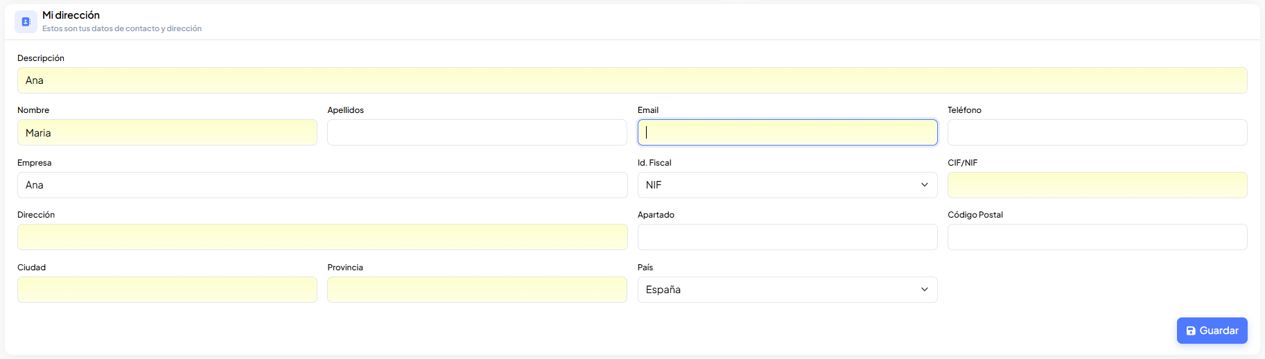 Bloque "Mi dirección" con los datos personales y fiscales del contacto